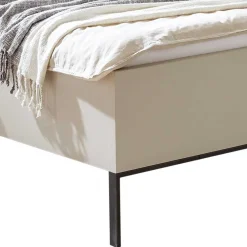 Wohnen Betten<180 cm breites Doppelbett in modernem Design - Kezmina