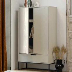 Wohnen Kommoden<149 cm hoher Schrank in Hellgrau - Lergavano