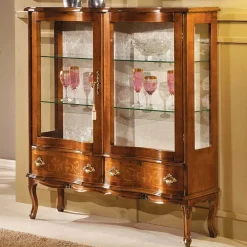 Wohnen Vitrinen|Schränke<Barock Vitrine 2-türig Agosto mit Nussbaum Furnier