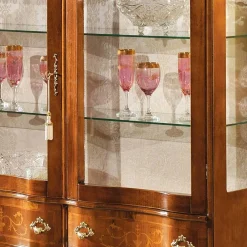 Wohnen Vitrinen|Schränke<Barock Vitrine 2-türig Agosto mit Nussbaum Furnier