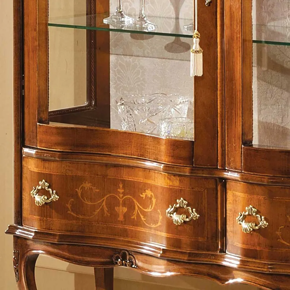 Wohnen Vitrinen|Schränke<Barock Vitrine 2-türig Agosto mit Nussbaum Furnier