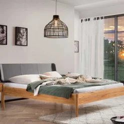 Wohnen Betten<Bett aus Wildbuche massiv und Kunstleder - Padricio