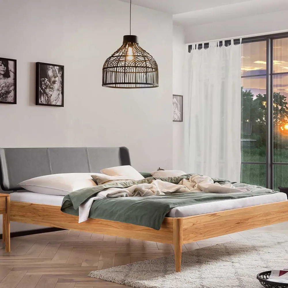 Wohnen Betten<Bett aus Wildbuche massiv und Kunstleder - Padricio