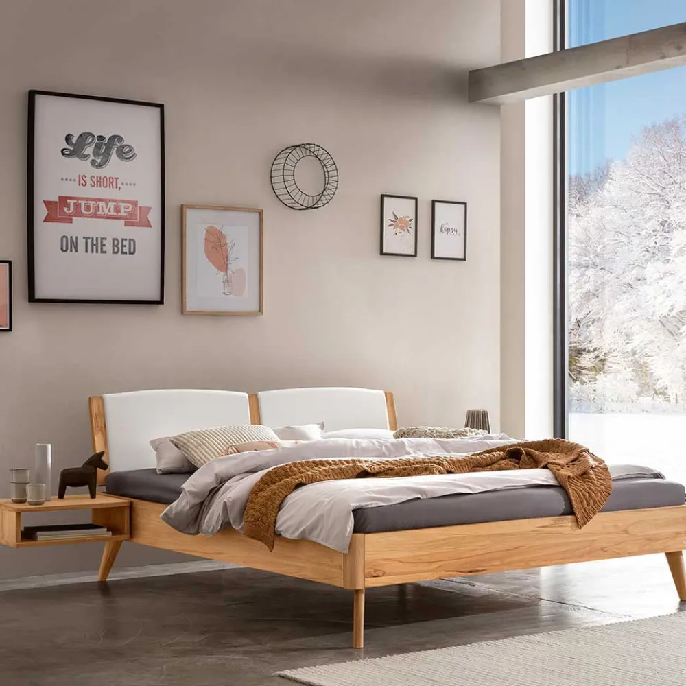 Wohnen Betten<Bett aus Wildbuche massiv mit Kunstleder - Syanta