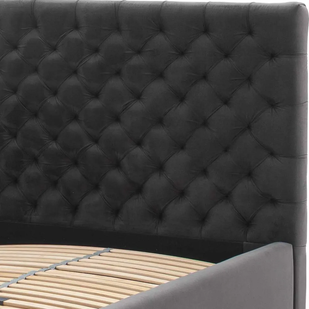 Wohnen Betten<Chesterfield Samtbett in Anthrazit - Satos