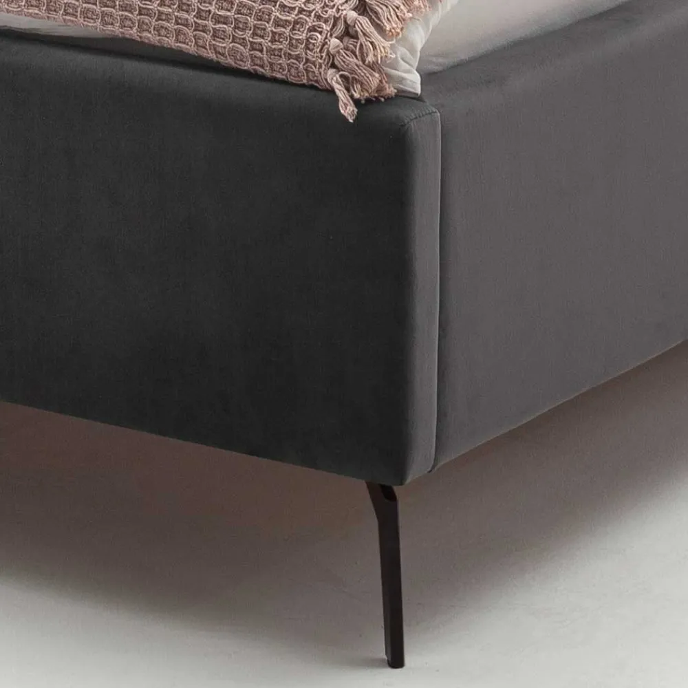 Wohnen Betten<Chesterfield Samtbett in Anthrazit - Satos