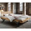 Wohnen Betten<Designbett aus Eichenbalken mit Metallfüßen - Frenanda