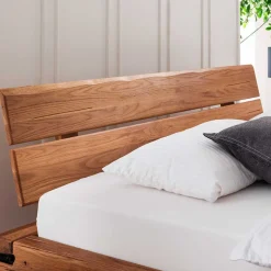 Wohnen Betten<Designbett aus Eichenbalken mit Metallfüßen - Frenanda