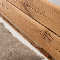 Wohnen Betten<Designbett aus Eichenbalken mit Metallfüßen - Frenanda