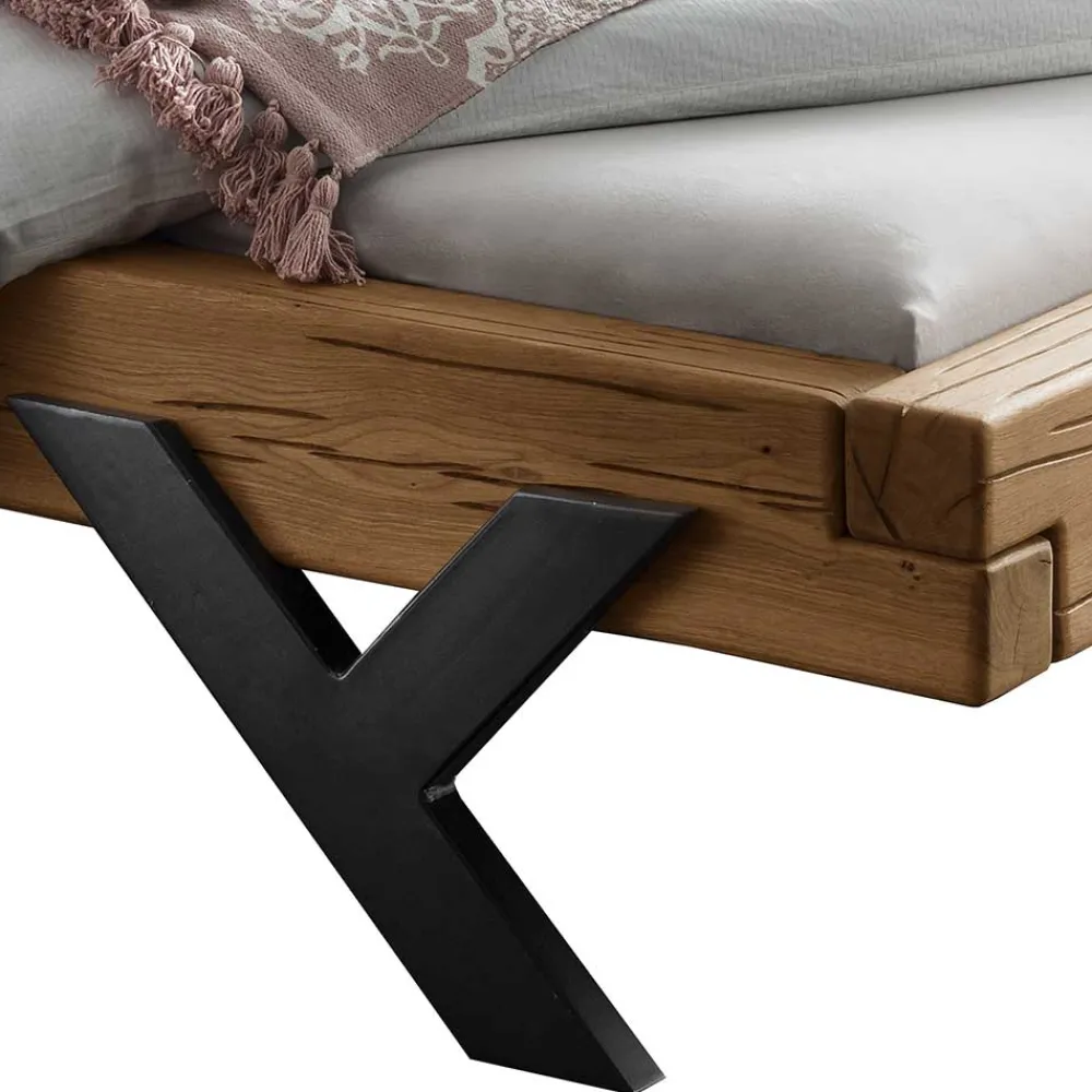 Wohnen Betten<Designbett aus Eichenbalken mit Metallfüßen - Frenanda