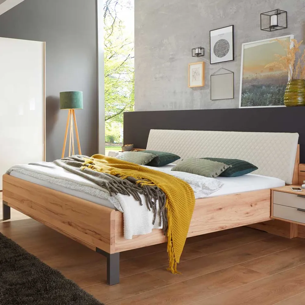 Wohnen Betten<Doppelbett aus Kernbuche mit Polsterkopfteil - Krofun