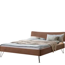 Wohnen Betten<Doppelbett aus Nussbaum mit Stahlfüßen - Gedessa