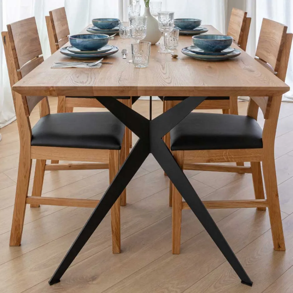 Wohnen Tische<Eleganter Esszimmertisch aus massivem Eichenholz - Licium