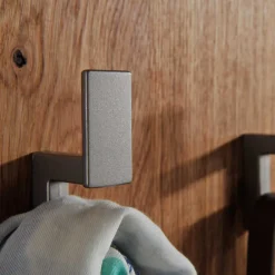 Wohnen Garderoben<Geölte Holzgarderobe aus Eiche massiv - Avidora