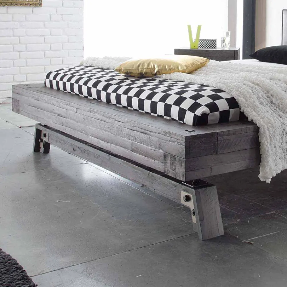 Wohnen Betten<Graues Massivholzbett Firendra im Vintage Industry Style