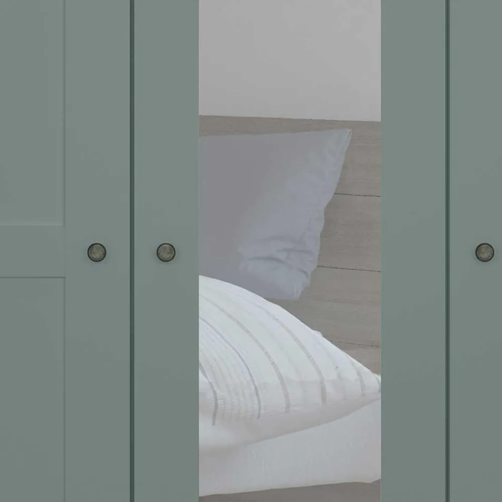 Wohnen Kleiderschränke<Graugrüner Kleiderschrank mit Metallgriffen - Rajavo II