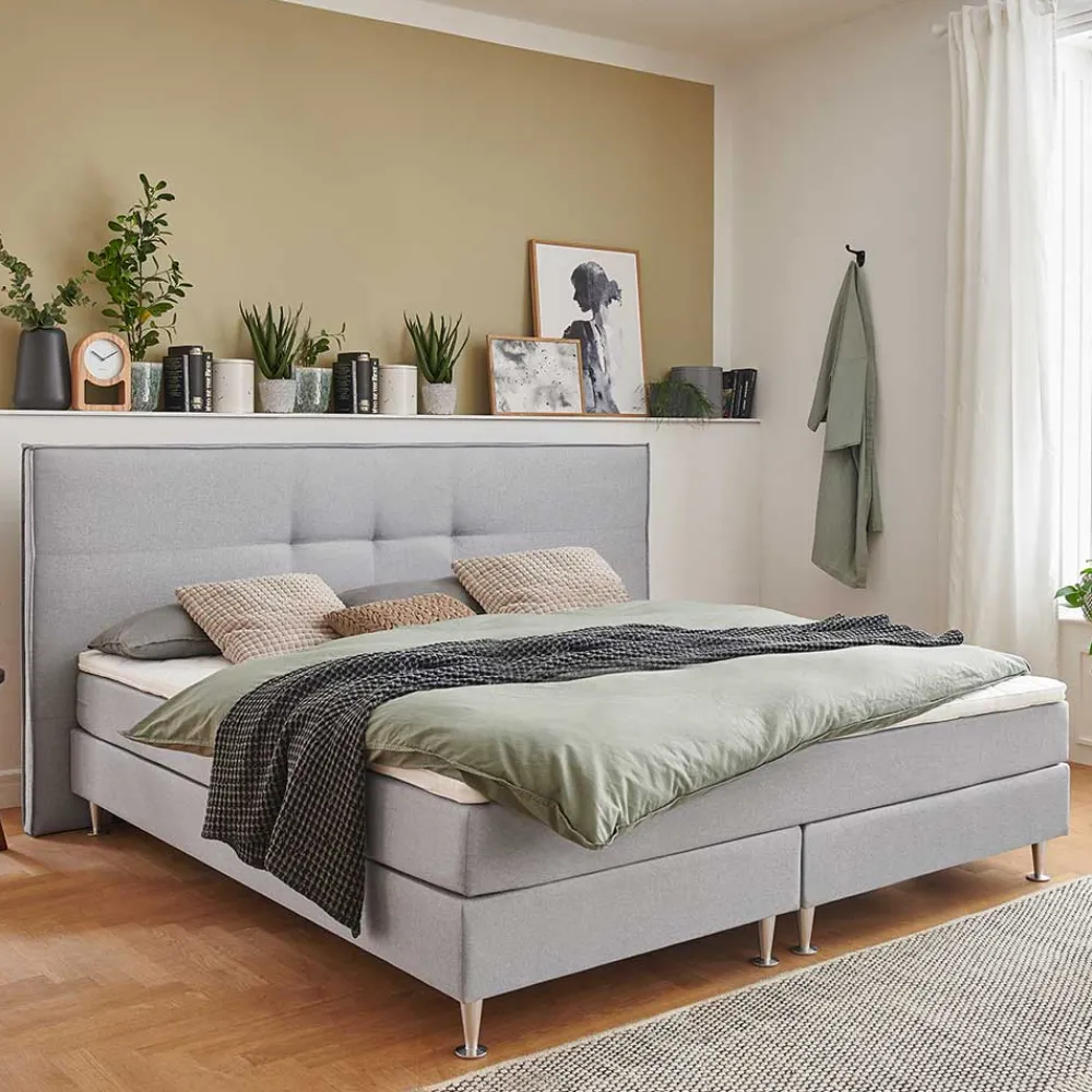 Wohnen Betten<H3 Boxspringbett in Hellgrau Stoff & Chrom - Tuwedia