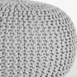 Wohnen Hocker<Hellgrauer Hocker mit Strickstoff Bezug - Udjaca