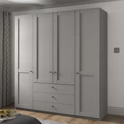 Wohnen Kleiderschränke<Hellgrauer Kleiderschrank mit Metallgriffen - Ridonna
