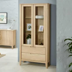 Wohnen Vitrinen<Hochwertige Massivholz Vitrine 2-türig - Vangus I