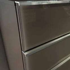 Wohnen Kommoden<Kommode in Braun mit Glasfront - Madita