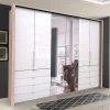 Wohnen Kleiderschränke<Luxus Kleiderschrank mit drei Gleittüren - Bosays