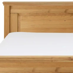 Wohnen Betten<Massives Bett im klassischen Design - Piatra