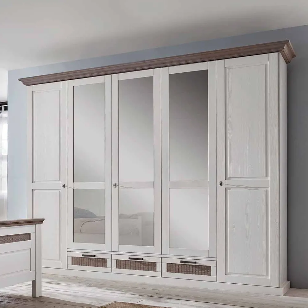 Wohnen Kleiderschränke<Massivholz-Schrank im Landhausstil Izarella mit drei Spiegeln