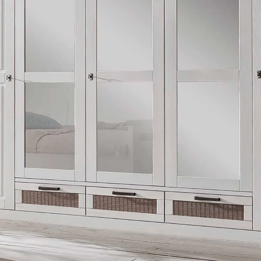 Wohnen Kleiderschränke<Massivholz-Schrank im Landhausstil Izarella mit drei Spiegeln