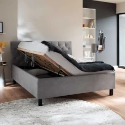 Wohnen Betten<Modernes Stoffbett mit Bettkasten in Hellgrau - Villaro