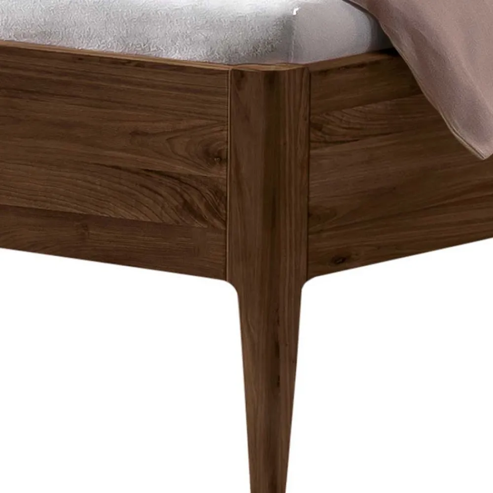 Wohnen Betten<Nussbaum Bett mit extravagantem Kopfteil - Astosa