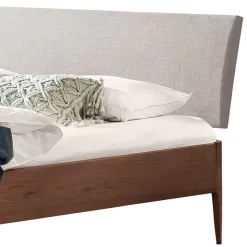 Wohnen Betten<Nussbaum Doppelbett mit Stoff Kopfteil - Filippo