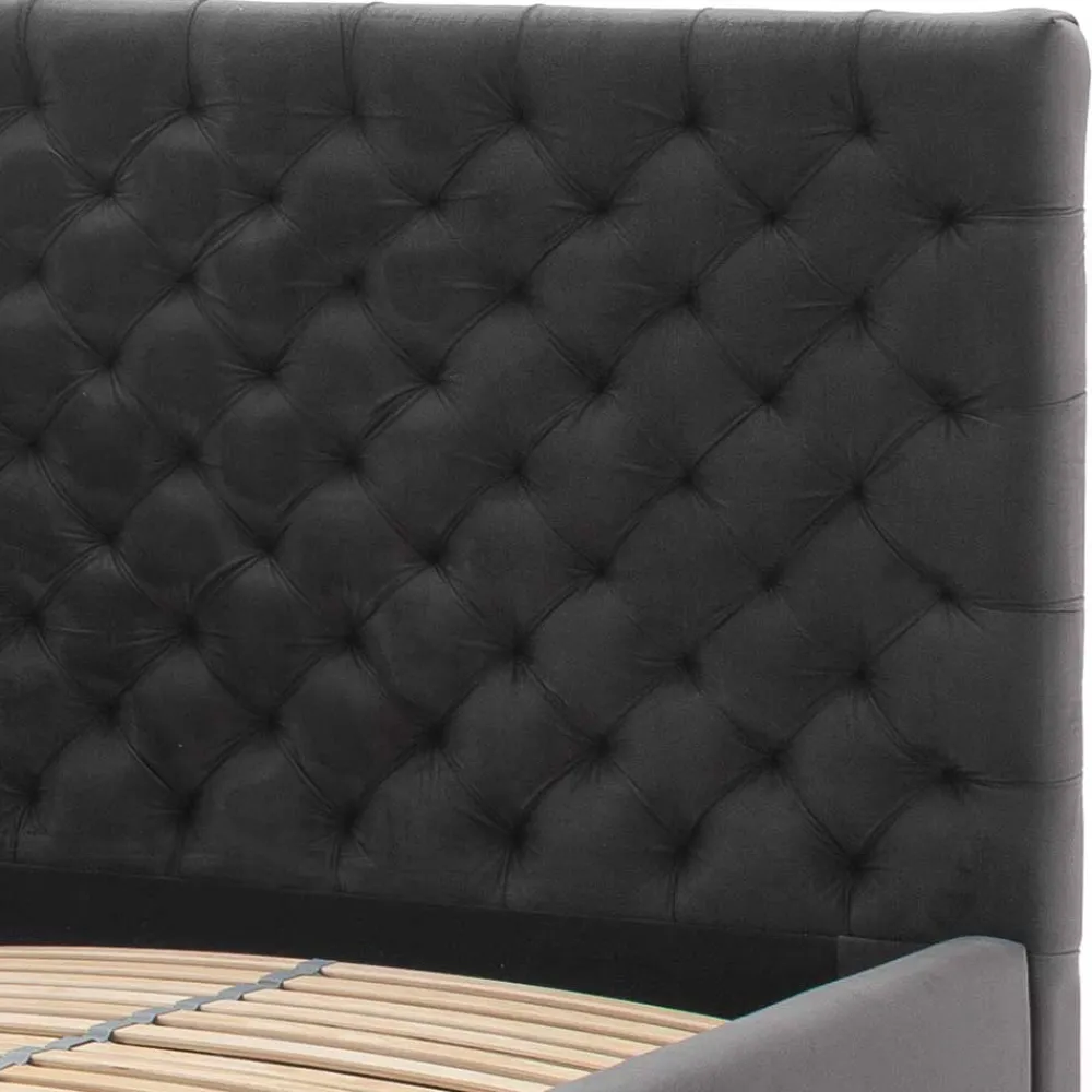 Wohnen Betten<Samt Polsterbett mit Chesterfield Kopfteil - Badehma