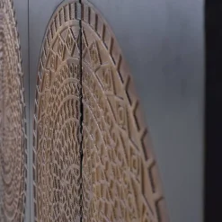 Wohnen Sideboards<4-türige Design Kommode mit Mandala Schnitzerei - Synessa