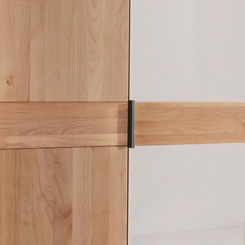 Wohnen Kleiderschränke|Schränke<8-türiger Schrank in Erle teilmassiv - Dilacco