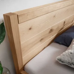 Wohnen Betten<Wildeiche Doppelbett mit Holzkopfteil - Adeira